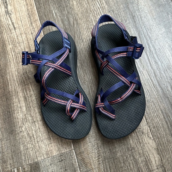 Chaco hiking out door sandals 6 - Picture 2 of 5